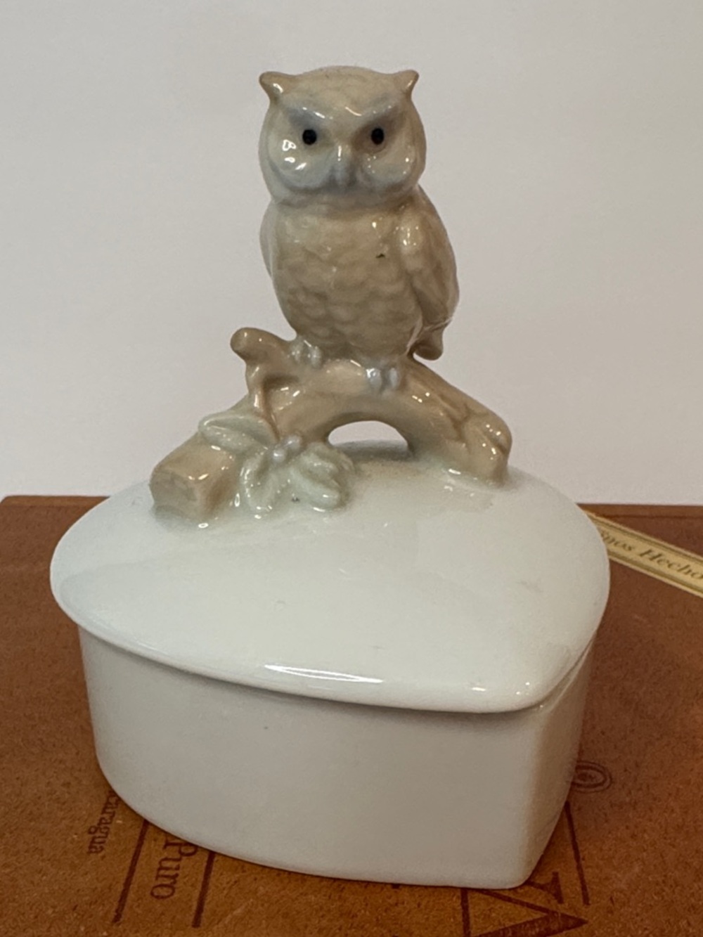 Otagiri, Made in Japan, Ceramic Owl Trinket Box in Cream and White- 3”x3”x4”